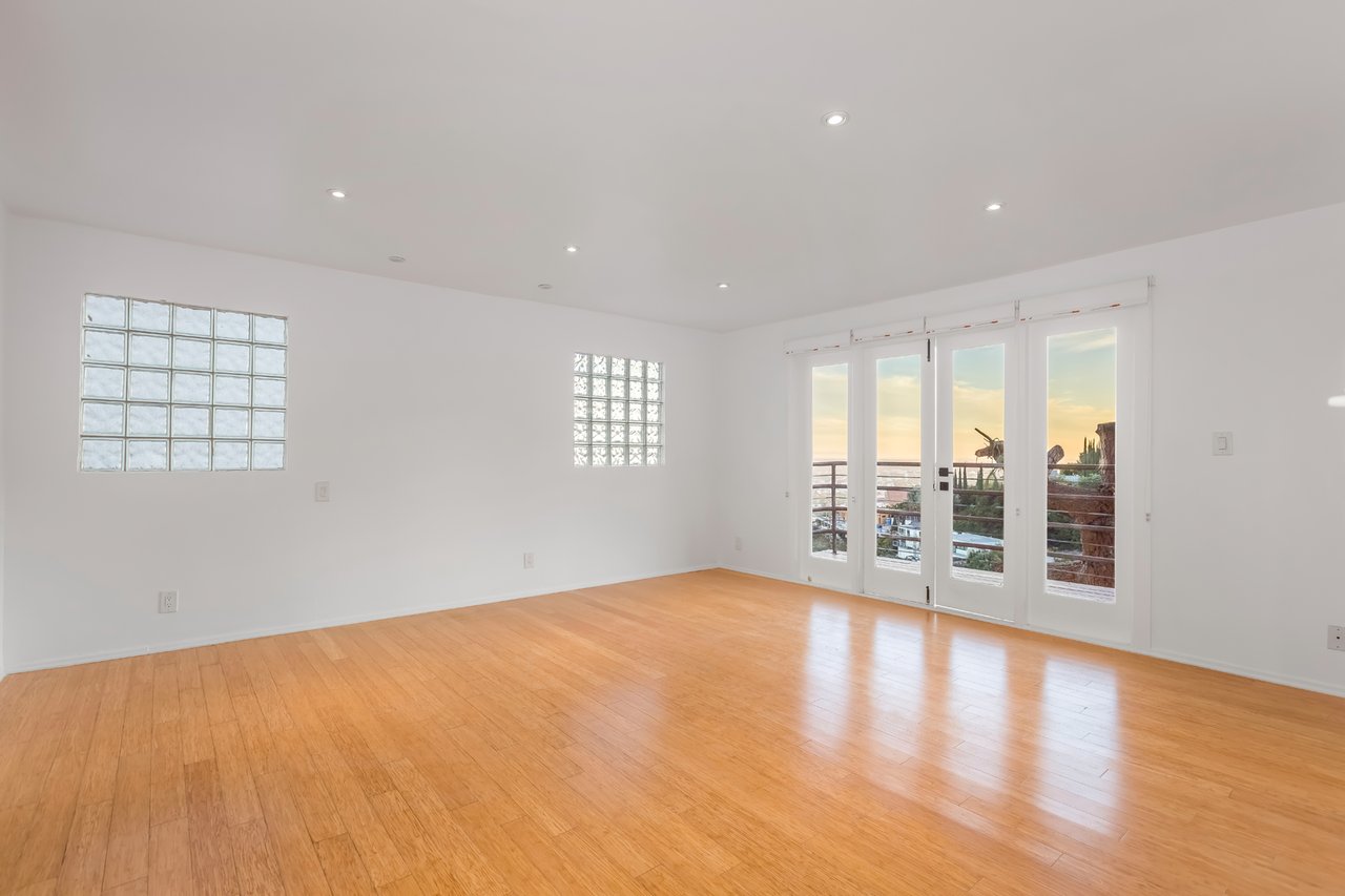8560 Hollywood Blvd, Hollywood Hills