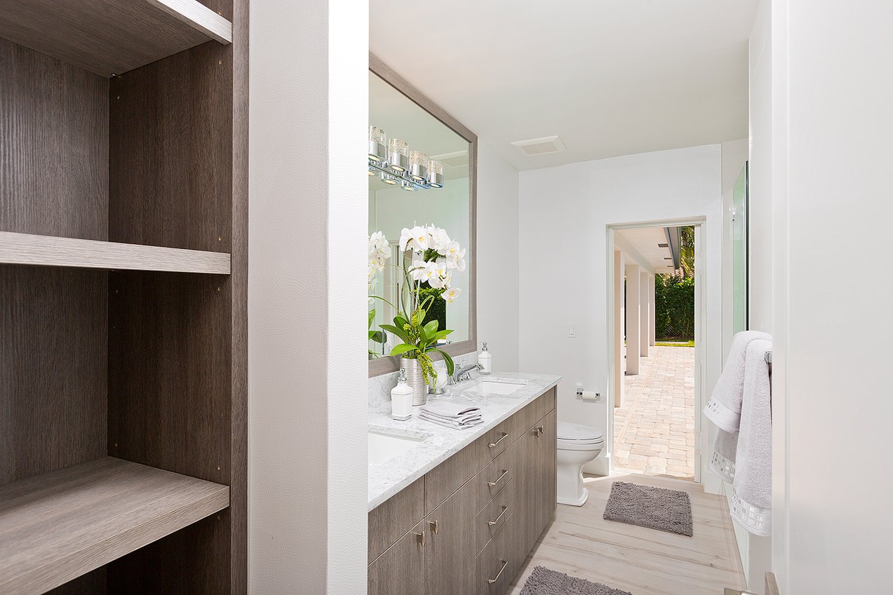 2367 Queen Palm Road