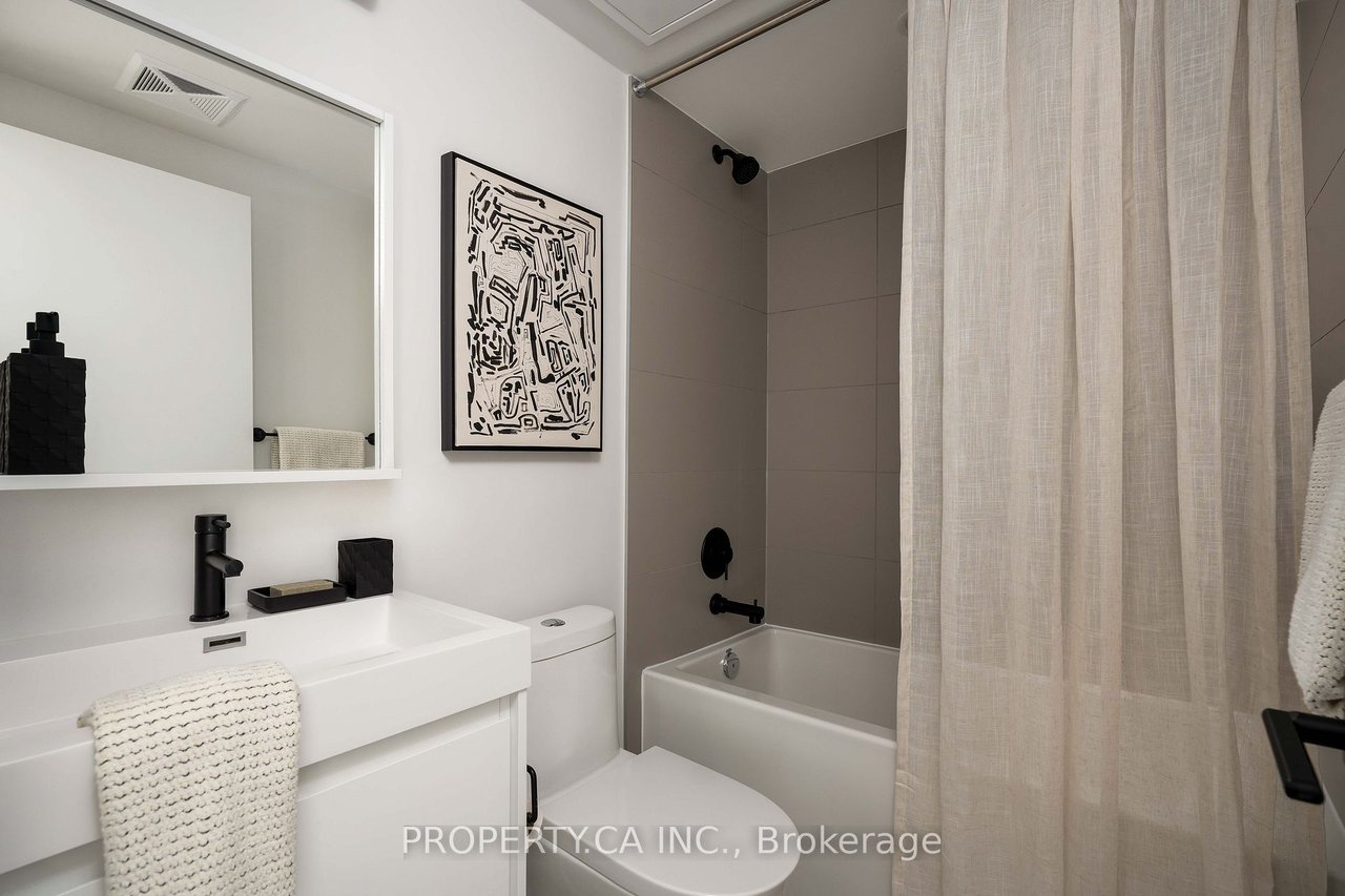 LUXURY LIVING AT RUSH CONDOS 