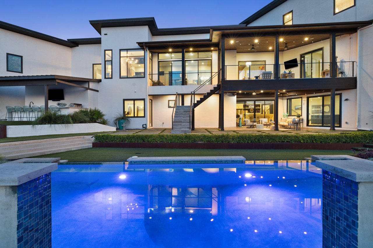 Spanish Oaks Luxury 