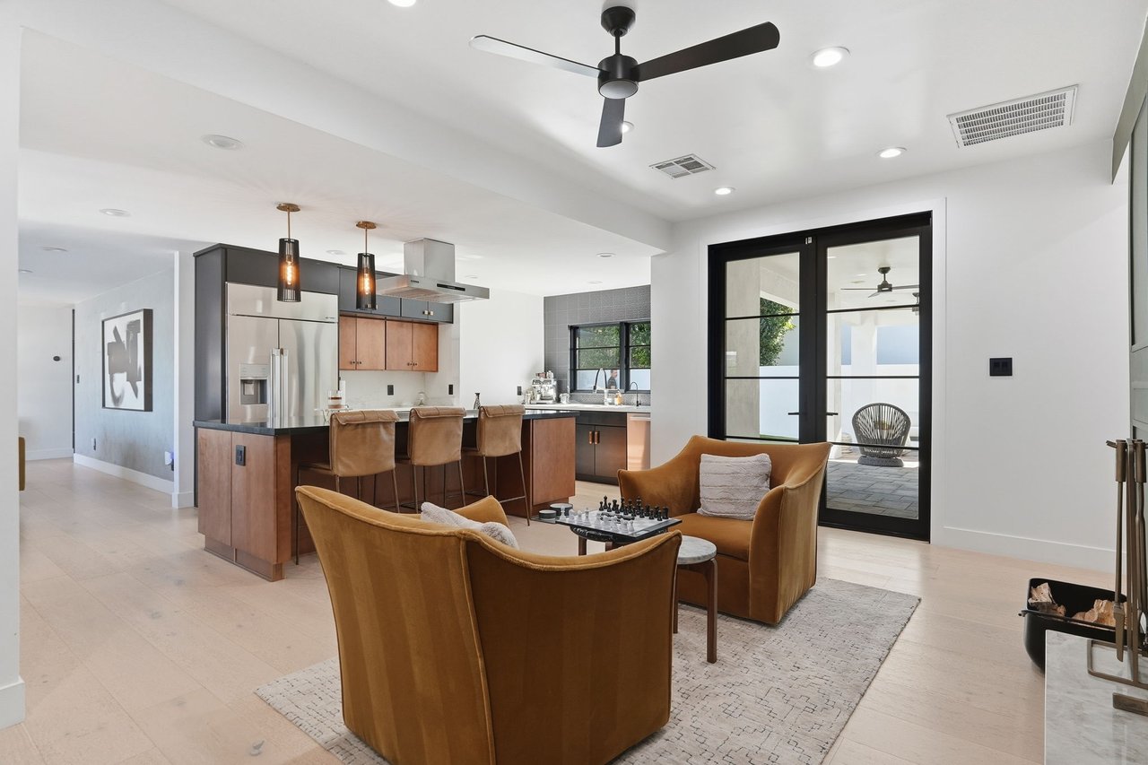 3901 E WELDON Avenue