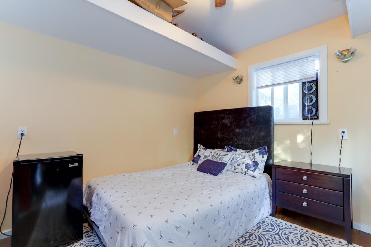 2552 Jura Cres
