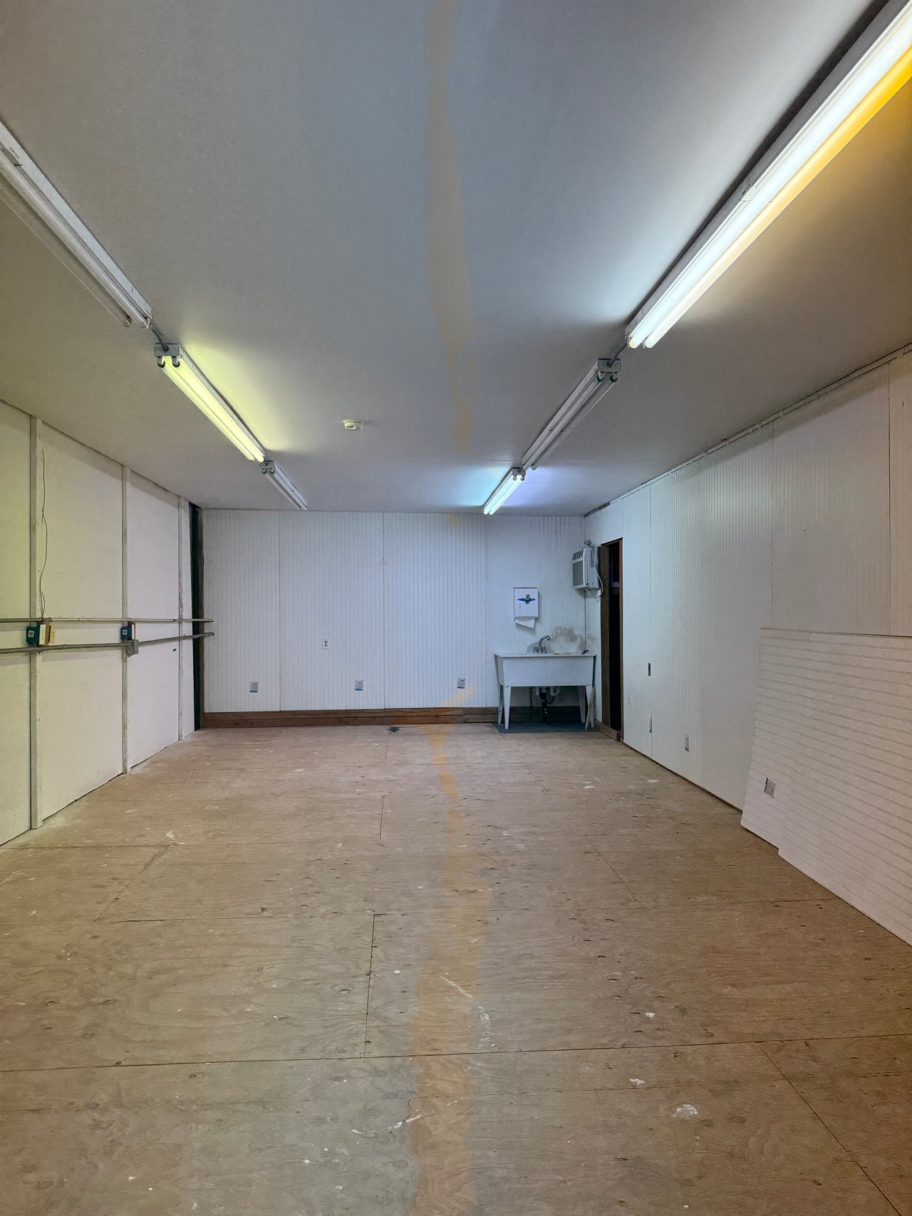 Lihue Industrial Building Bay 1