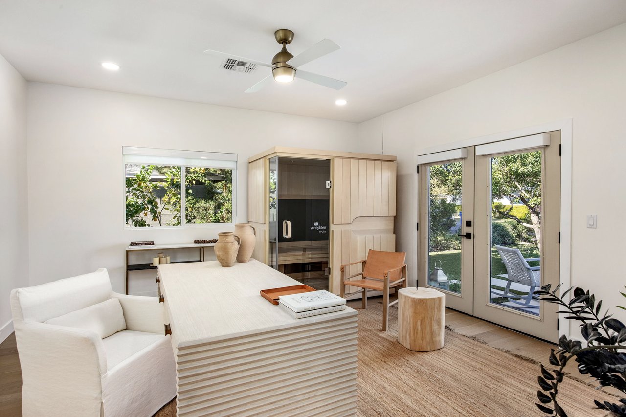 4119 E Indianola Ave