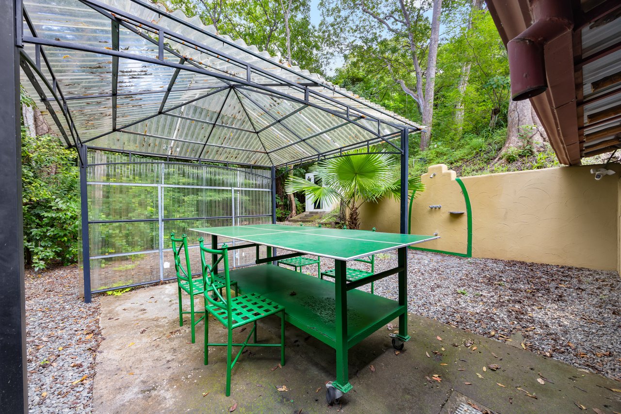 Casa Brillante & Casita Cinco Playas | Modern Home with Guest Casita, Pool & Mountain Views in Huacas