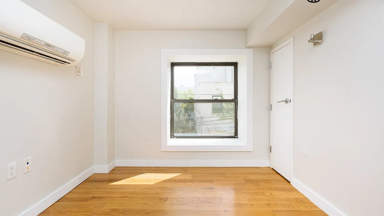 100 Dupont Street 1D