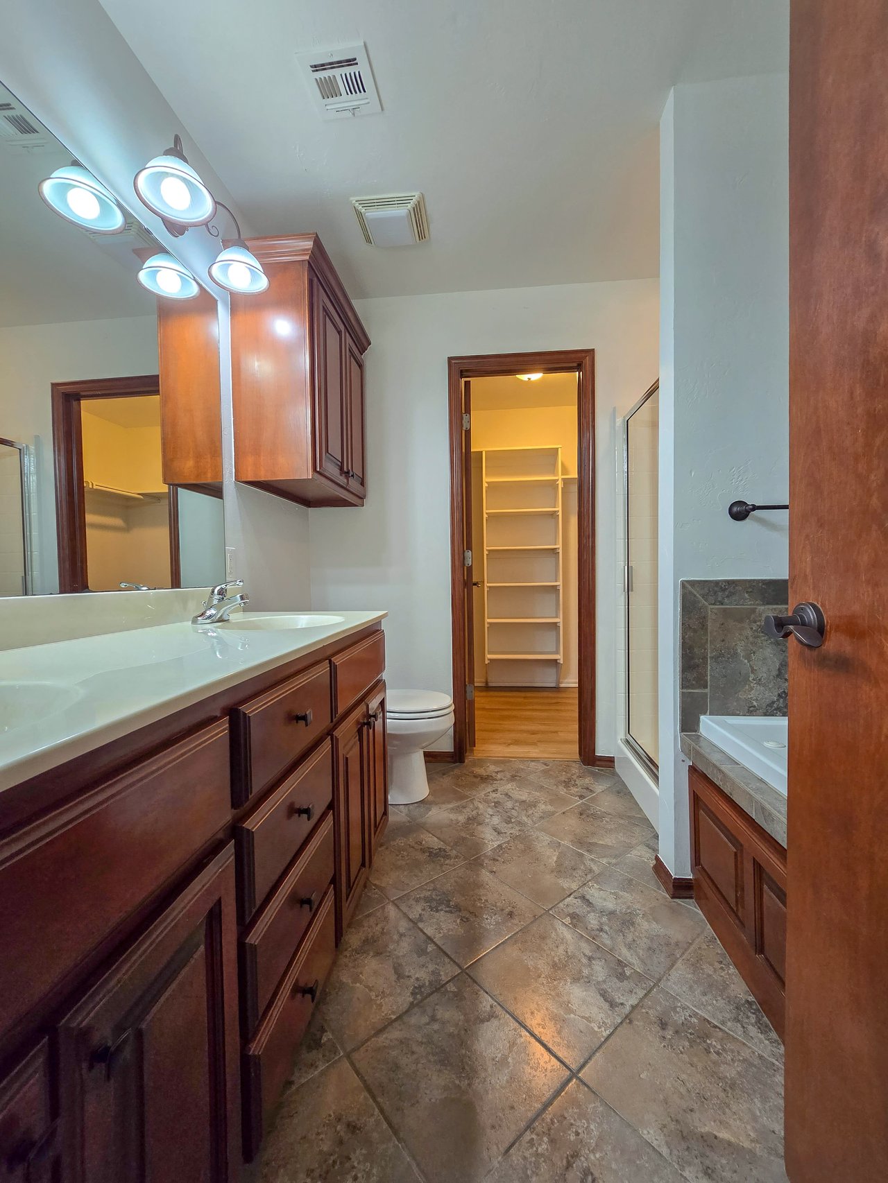 1211 Orchard Dr