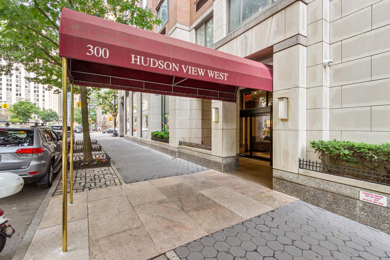 300 Albany Street, Apt 3-E