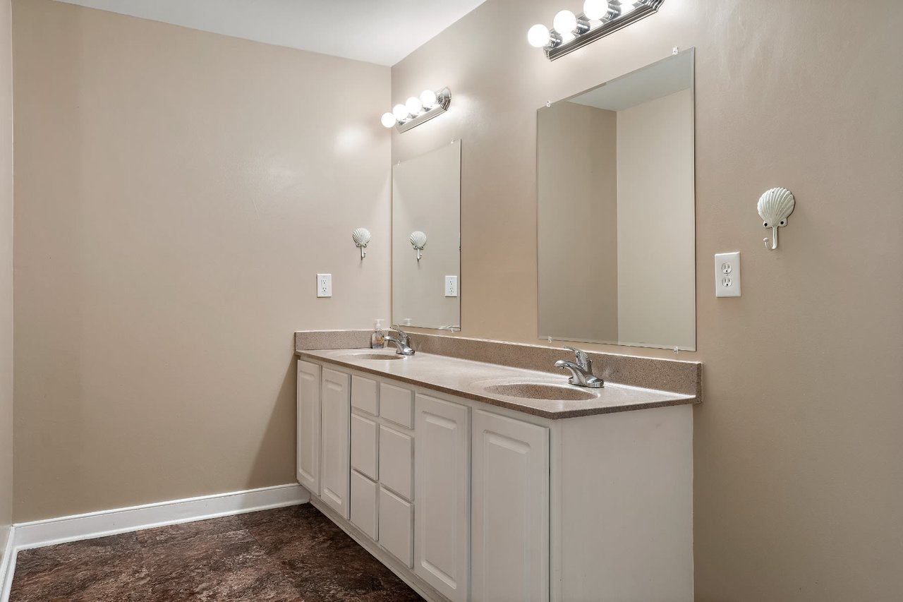 8805 Thornton Heath Drive