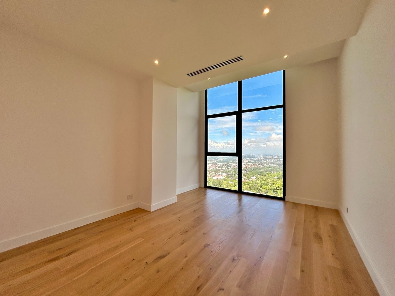 Modern Luxury Panoramic Penthouse, Santa Ana, San Jose