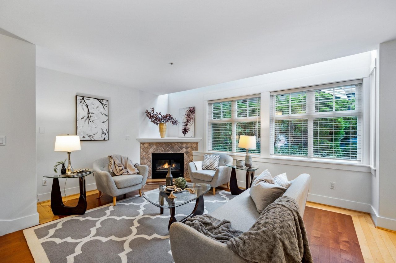 147 W 15th Ave