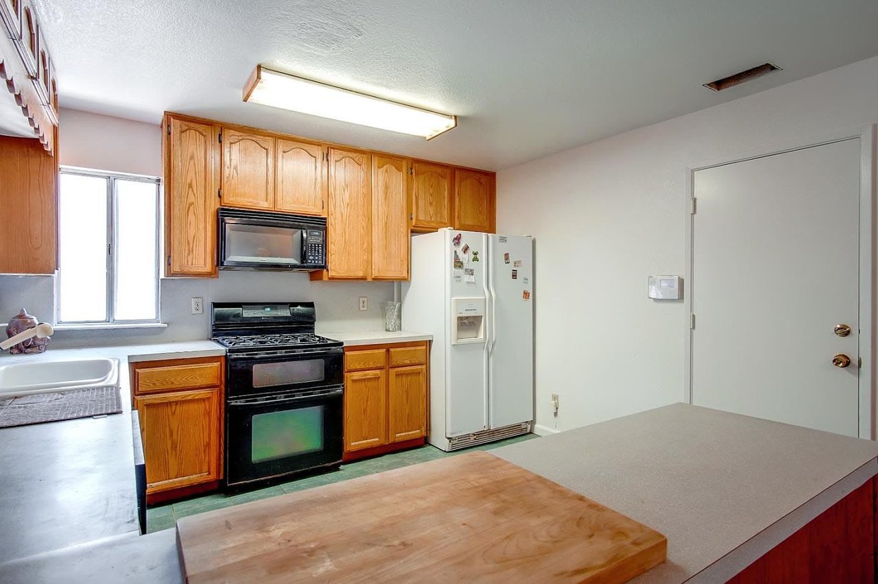 702 Colombard Cir