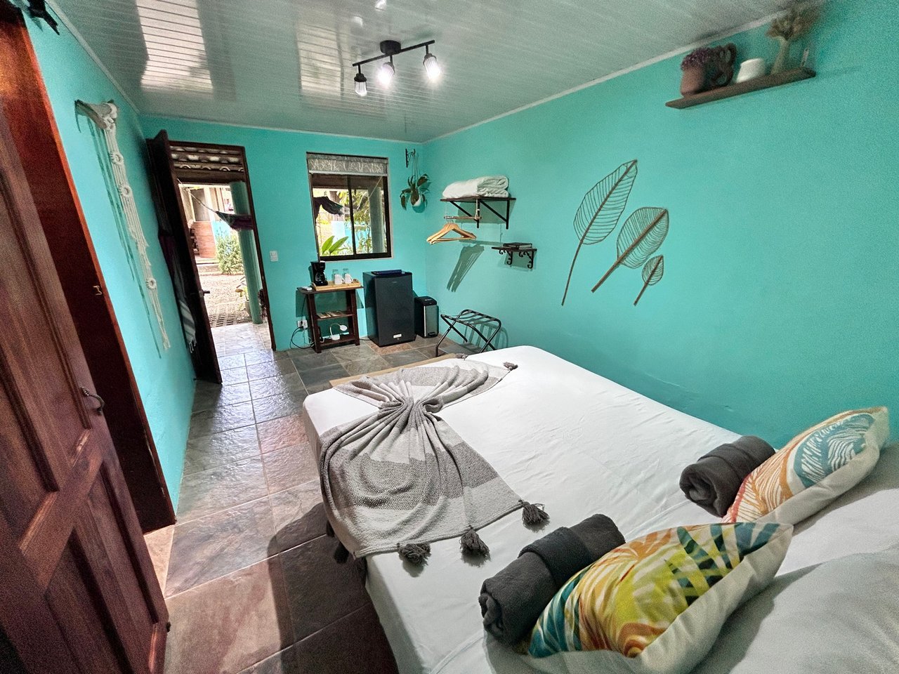 0.23 ACRES – Multi-Business Property In The Heart Of Dominical – Restaurant, 4 Cabins & Commercial Rental!!!!