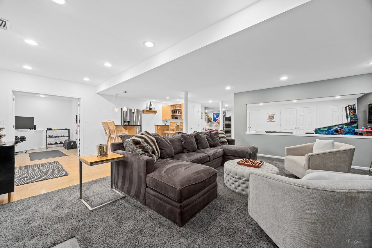 1950 Elmore Ave, Downers Grove