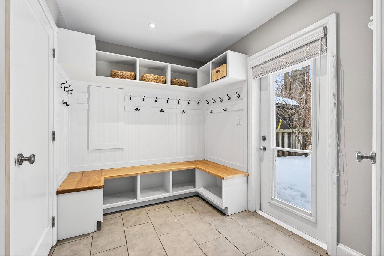 Aldershot Ranch-Style Oasis