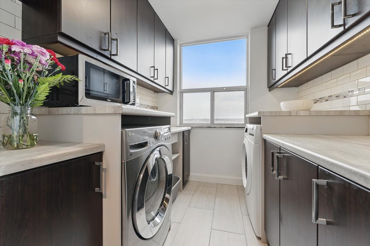 966 Inverhouse Dr 709
