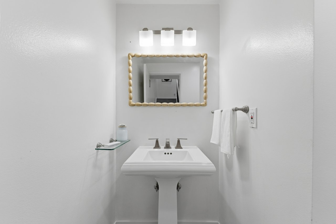 13224 Admiral Ave Unit: D