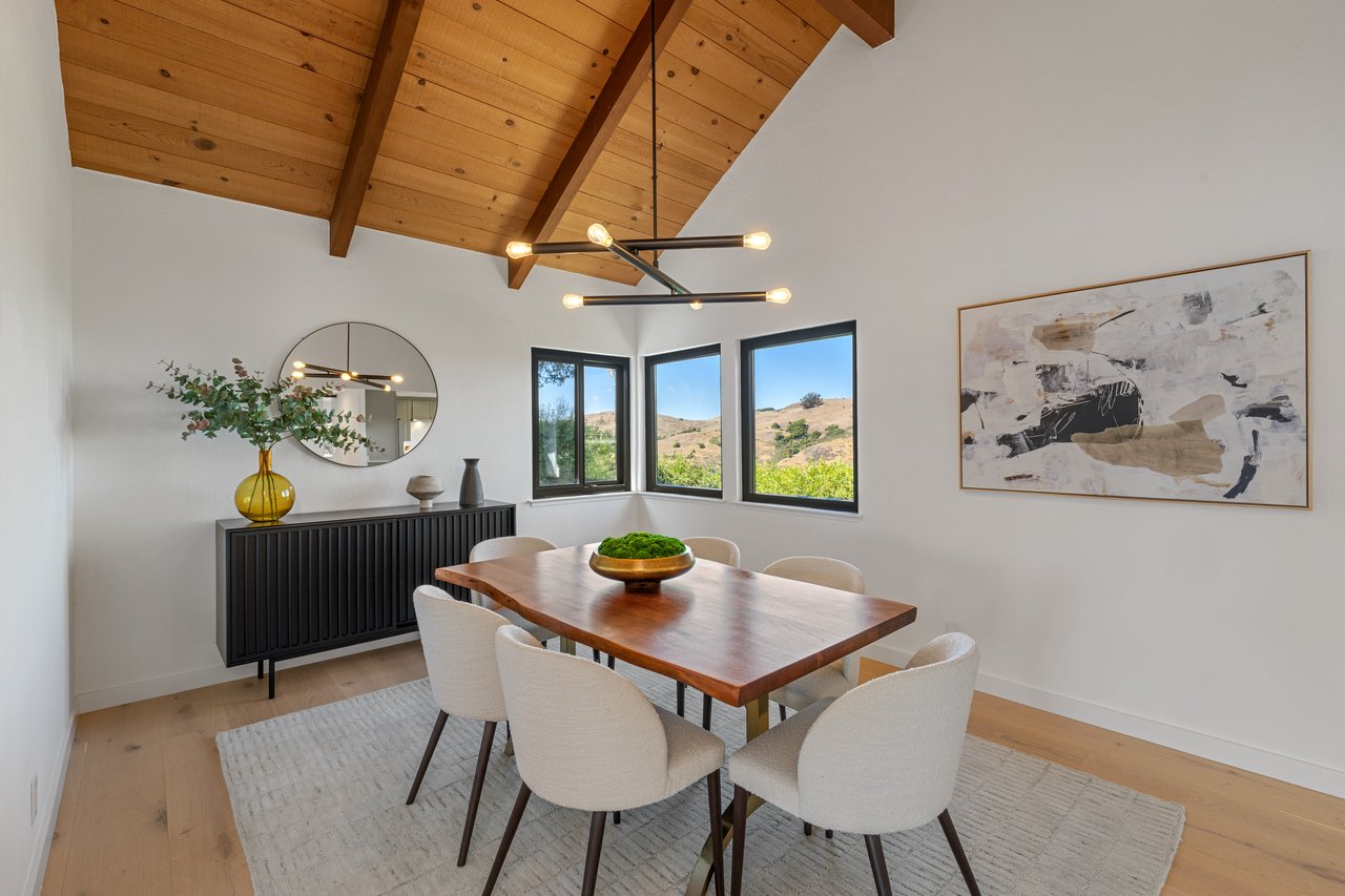 Stylish View Home on a Cul-De-Sac