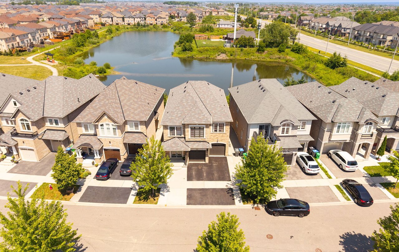 46 Lola Crescent