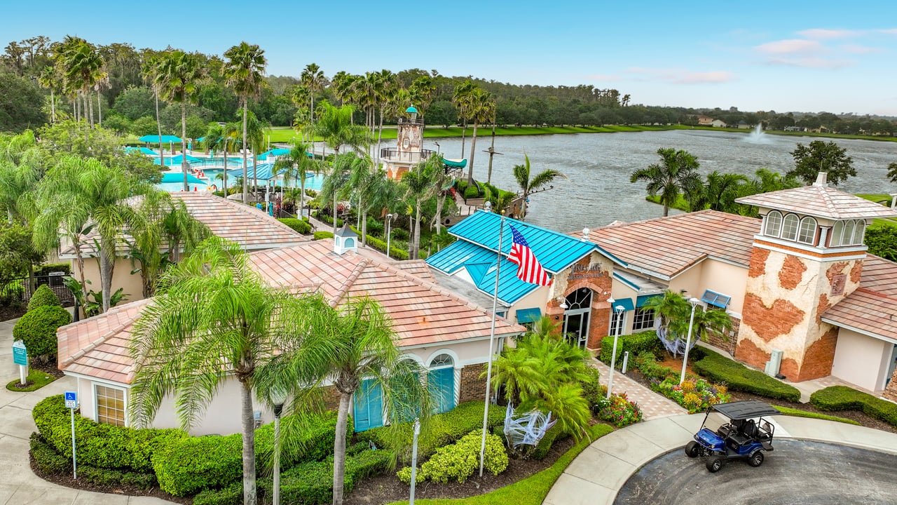 Orlando Vista Lakes 5-Bedroom 4-Bathroom Home and Lifestyle