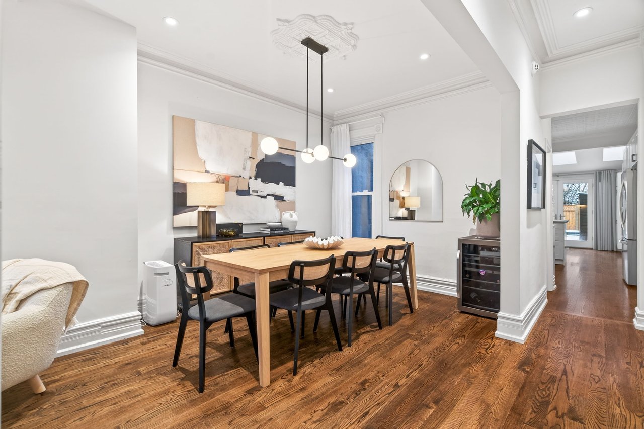 Standout Residence In Coveted Summerhill