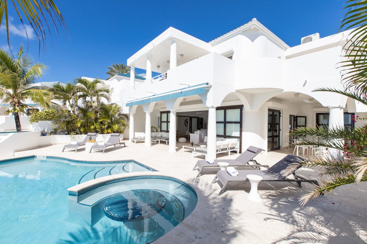 Exceptional Beachfront Villa – Cupecoy
