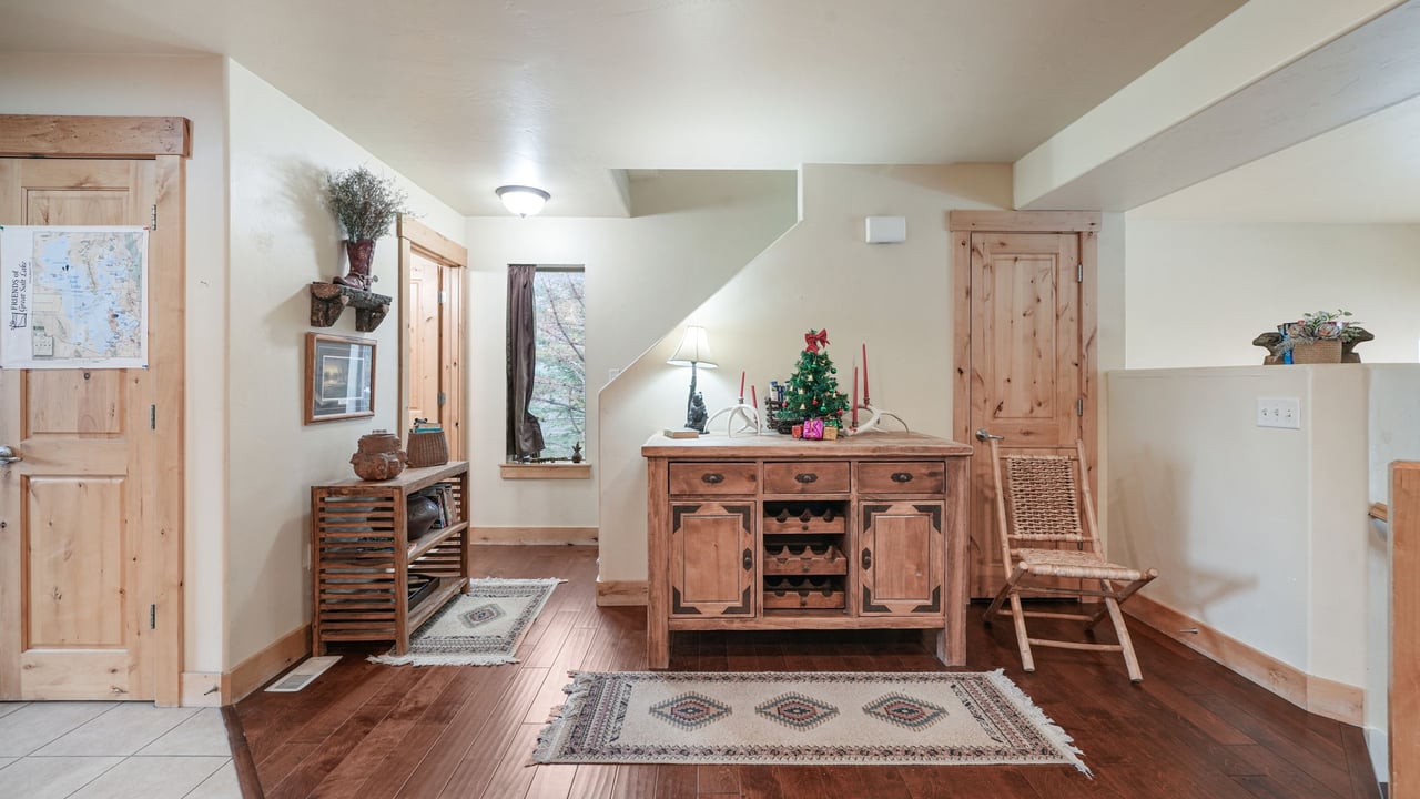 5672 Oslo Lane