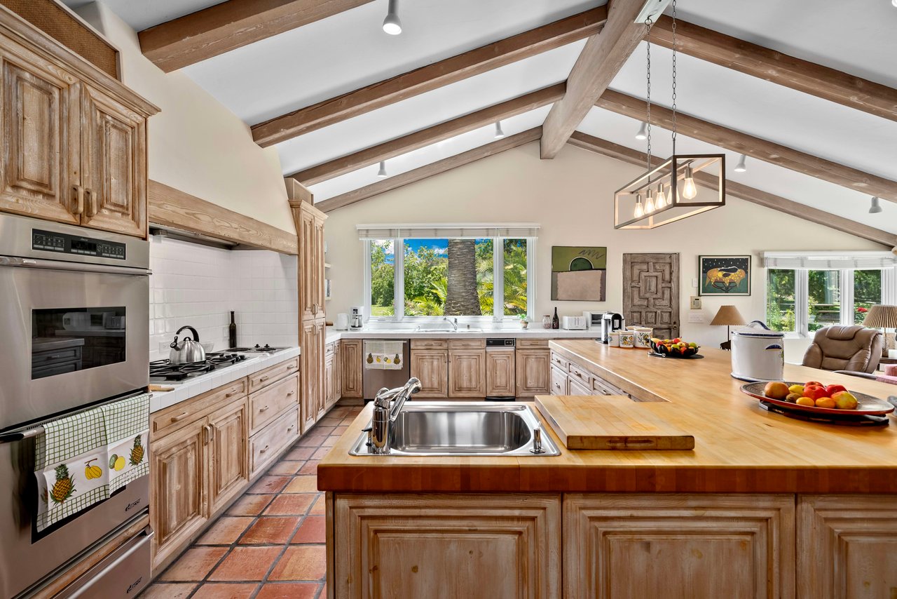 Spacious Kitchen