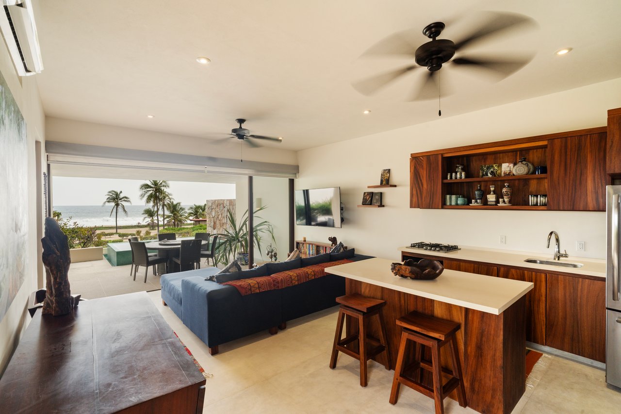 Marea Beachfront Villa H46