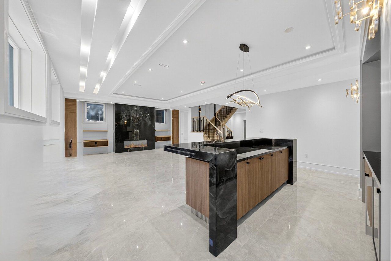 Distinctive Luxury Residence