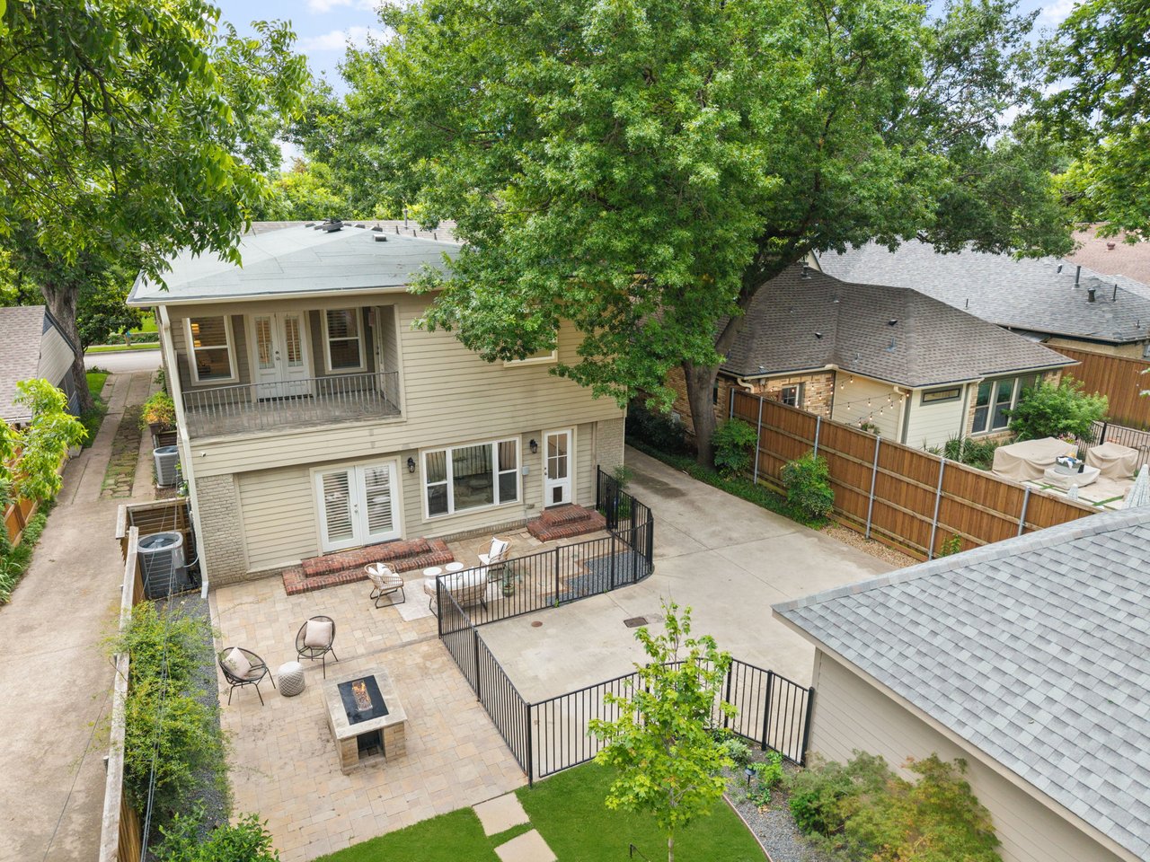 1119 N Winnetka Avenue
