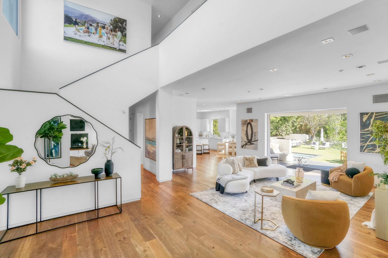1116 Linda Flora Drive