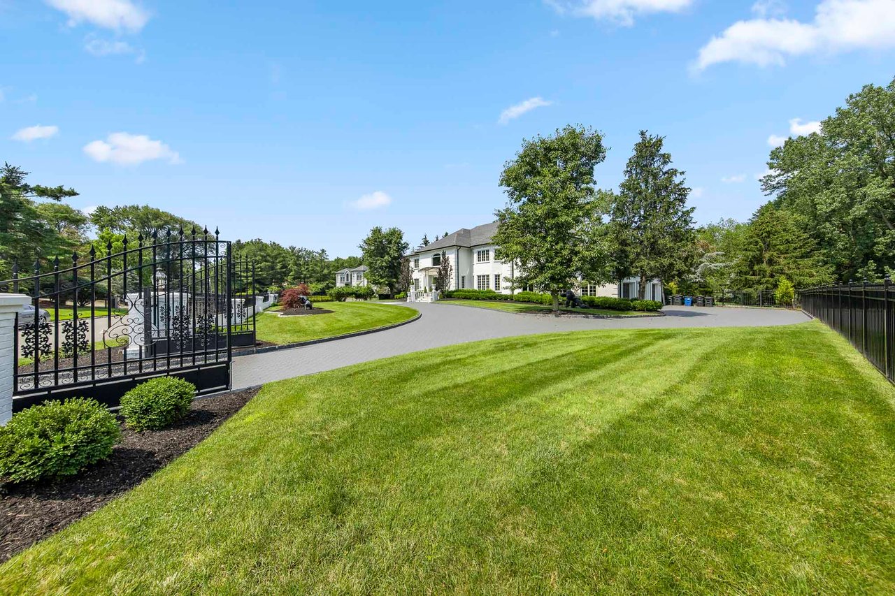 85 Sherwood Rd