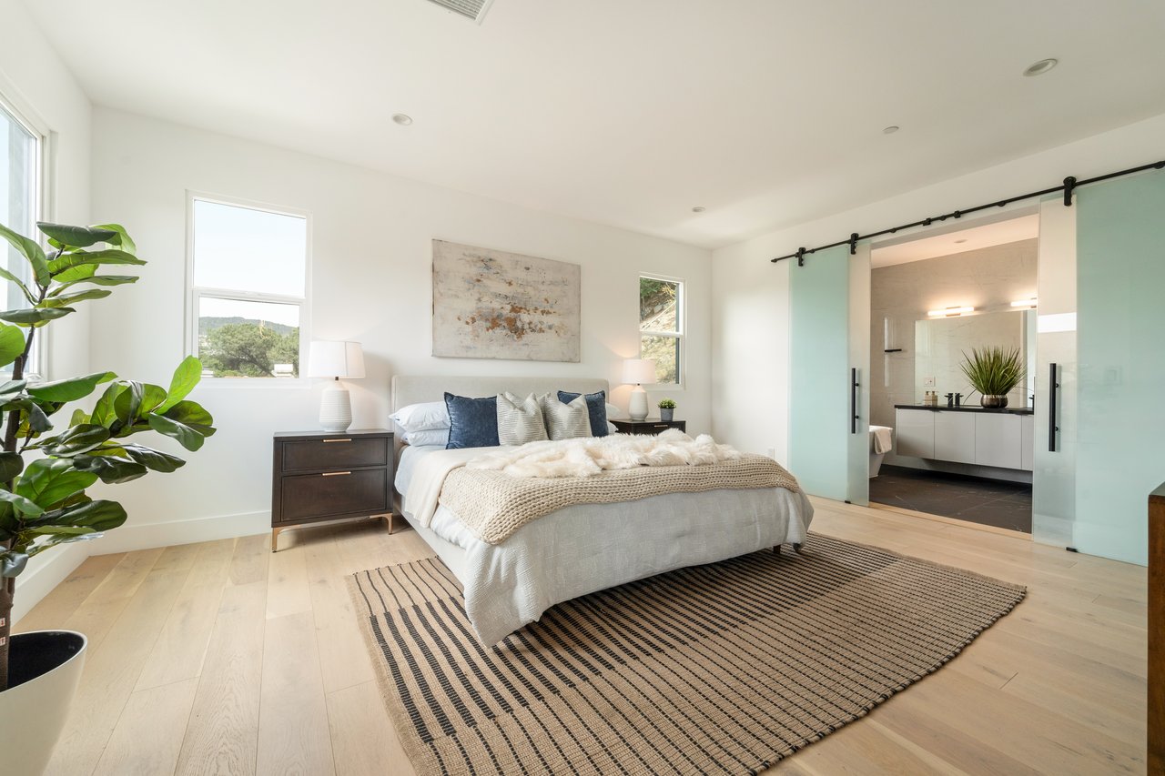 350 Mount Carmel Dr, Glendale 