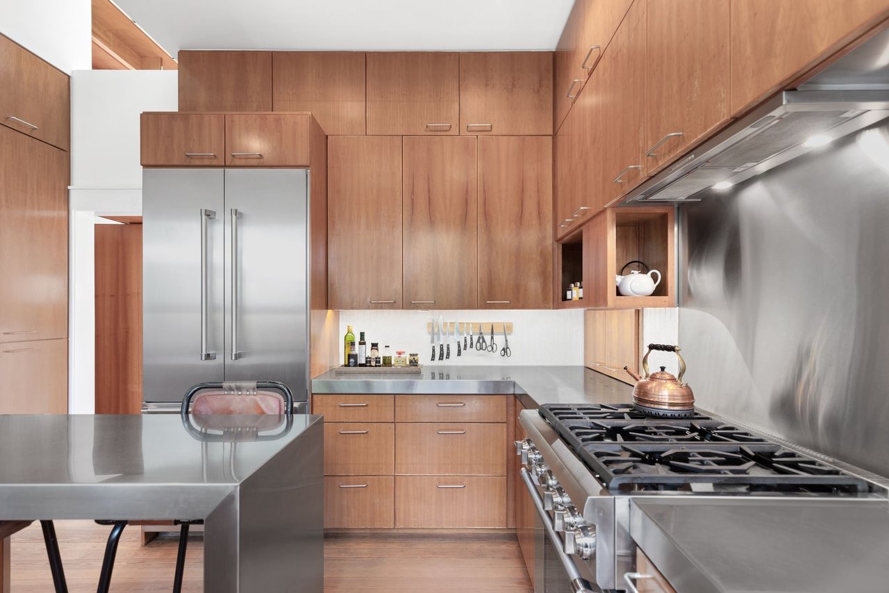 The Clarkesville Manor