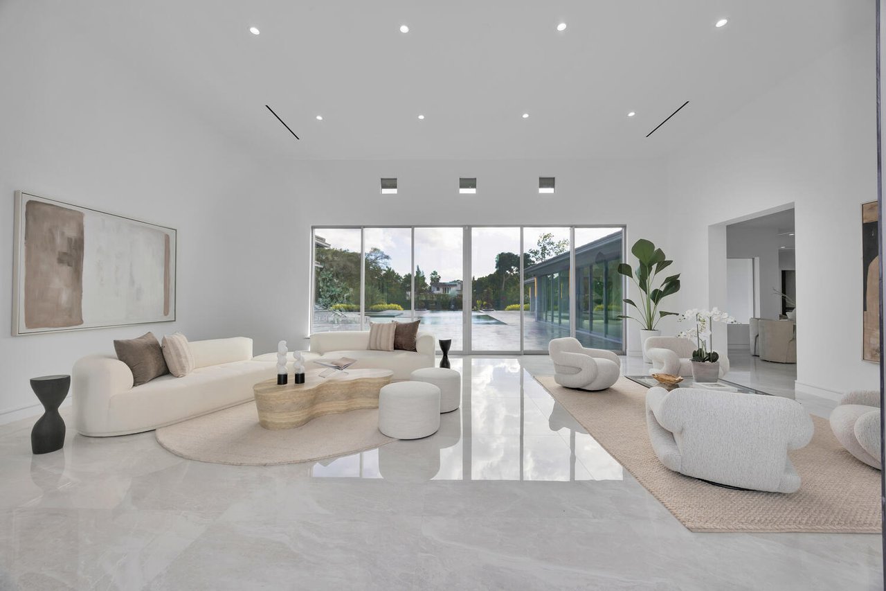 Your Private Resort - Everyday Of The Week