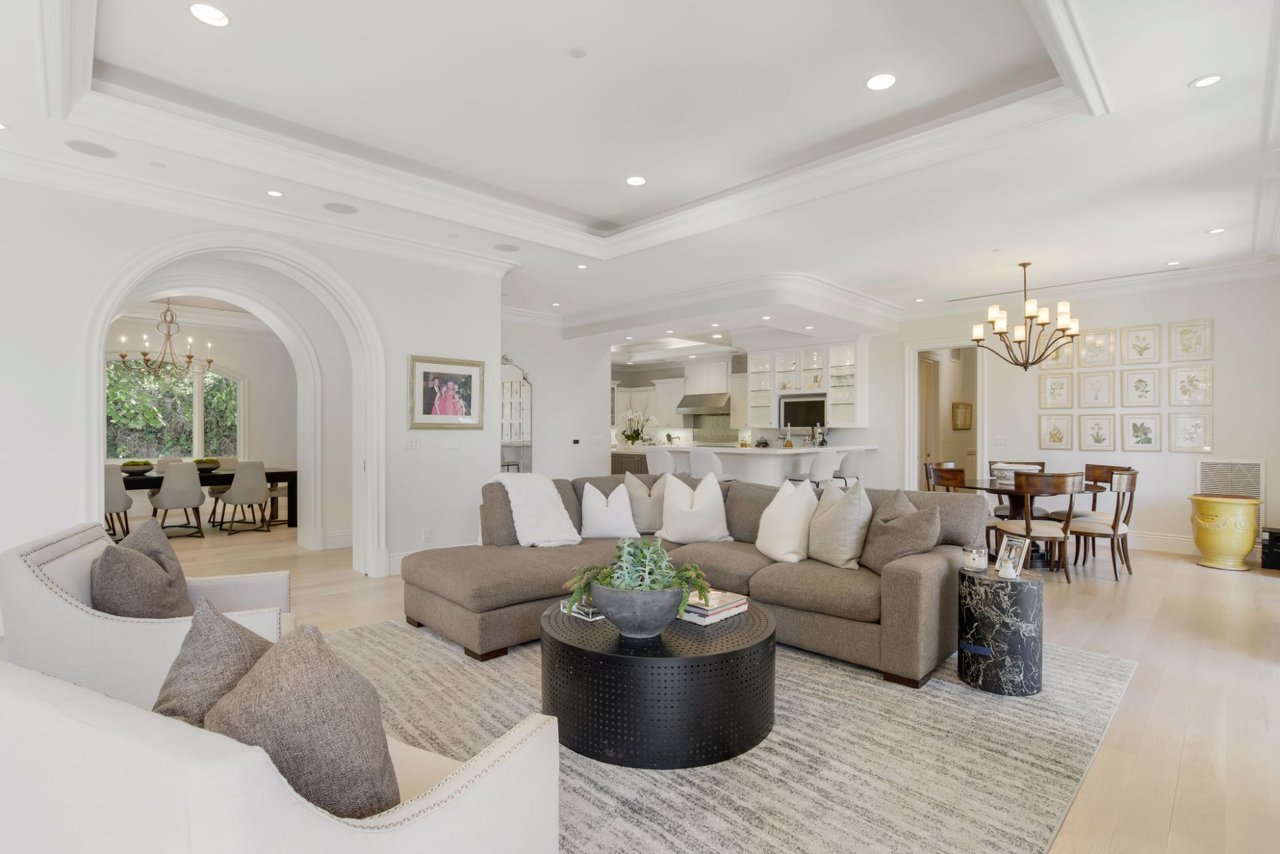 16677 Stone Oak Park