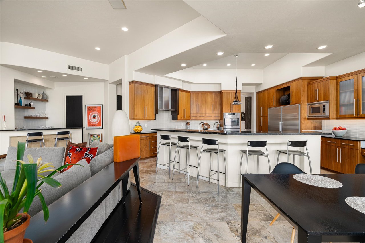 7124 E FOOTHILL Drive