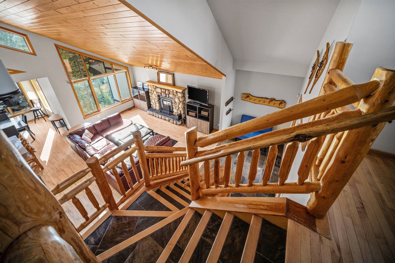 369 Eagle Heights