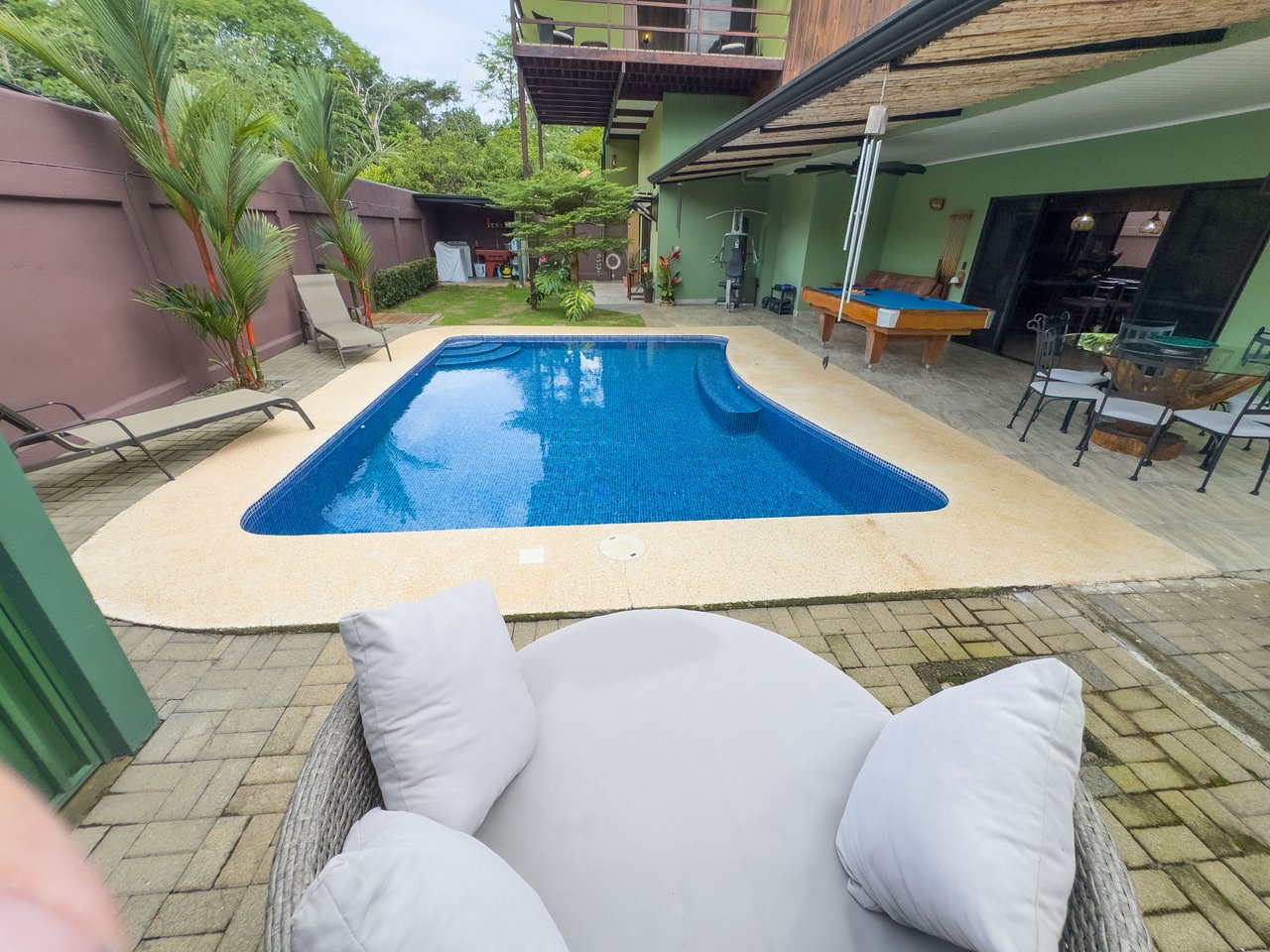 Naranjito corner lot house