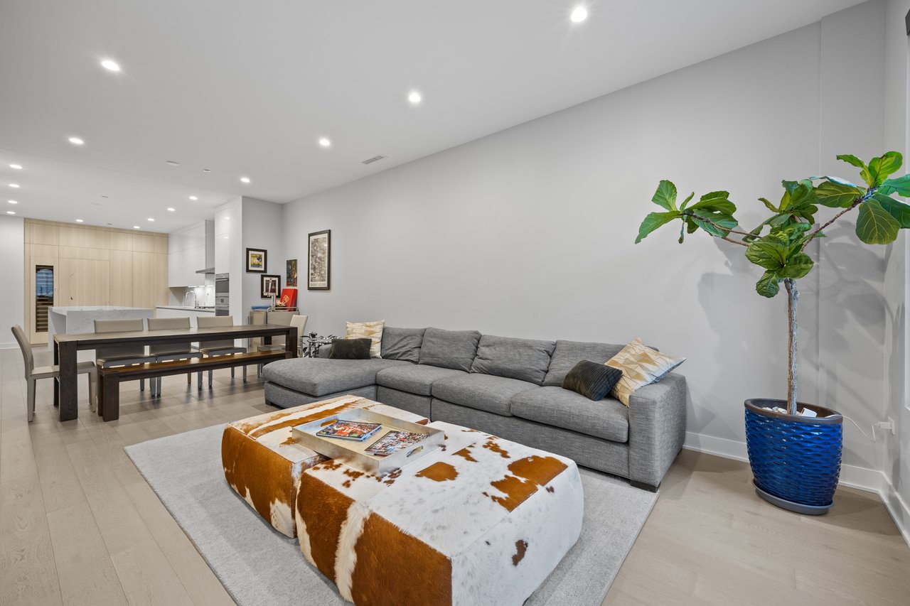 305 S Racine Ave PH-D