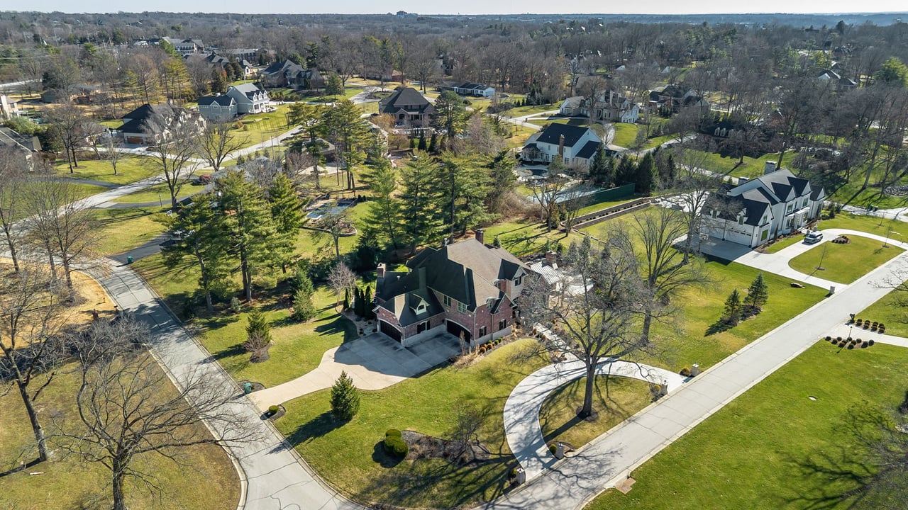 24 Williamsburg Estates Drive