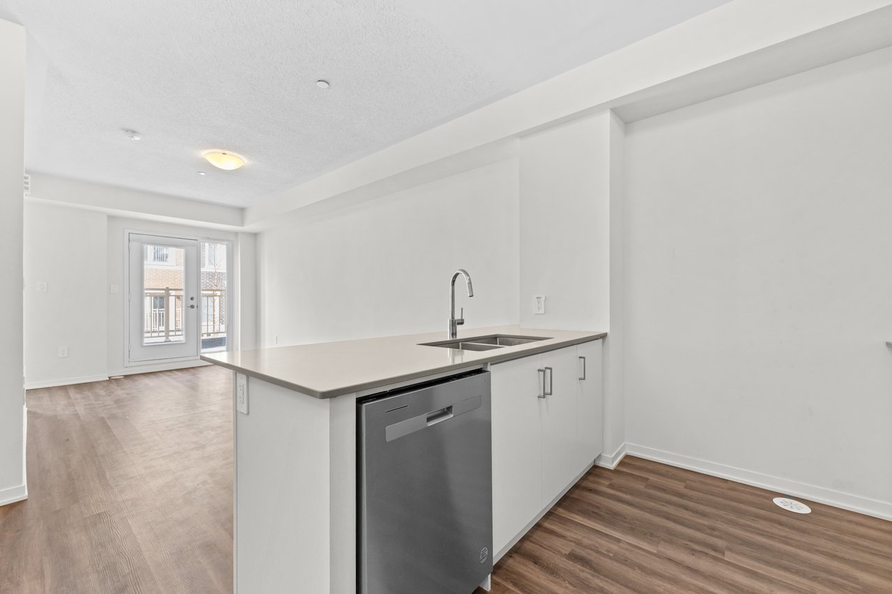 31 Honeycrisp Cres Townhouse 57