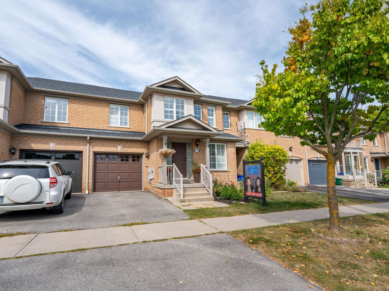 84 Grasslands Ave