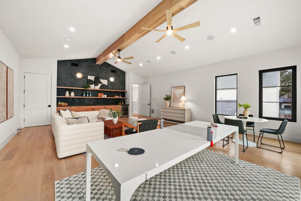 6814 Dalhart