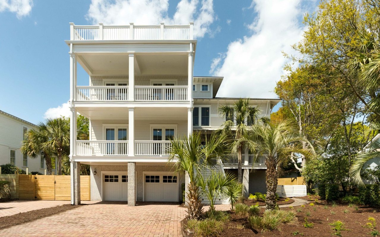 Move-In Ready Beach House – 3007 Cameron Boulevard