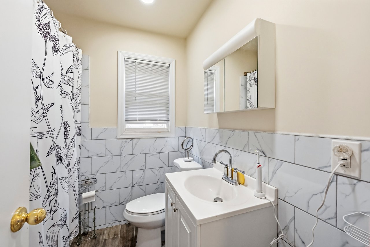 1028 Harvard Place, Fort Lee, NJ 07024