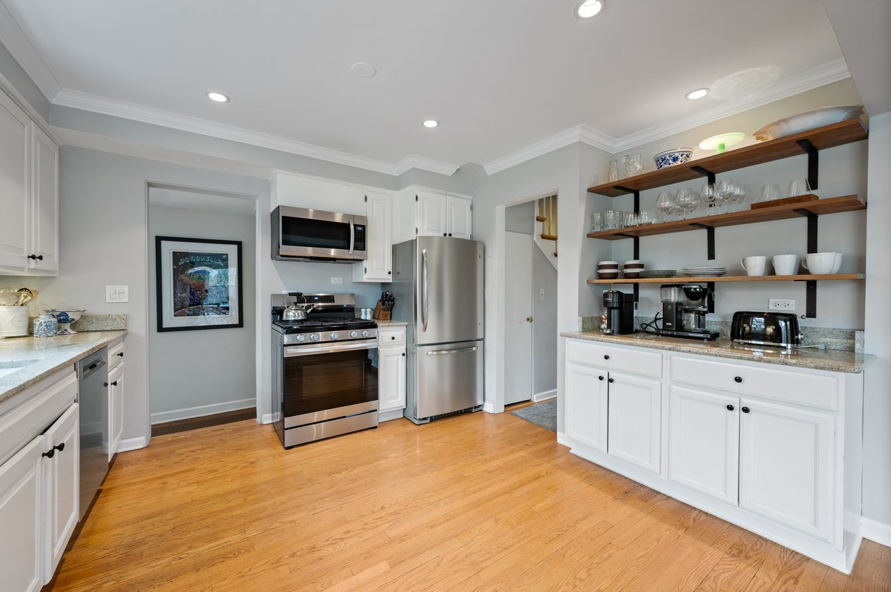 530 Woodland Lane South 