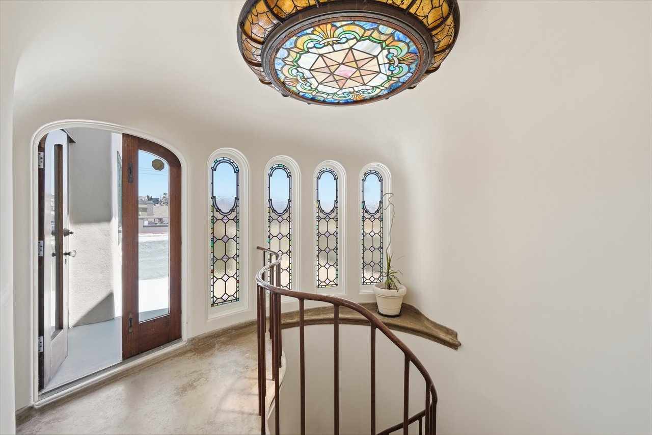 1602 The Strand (Entire Property)