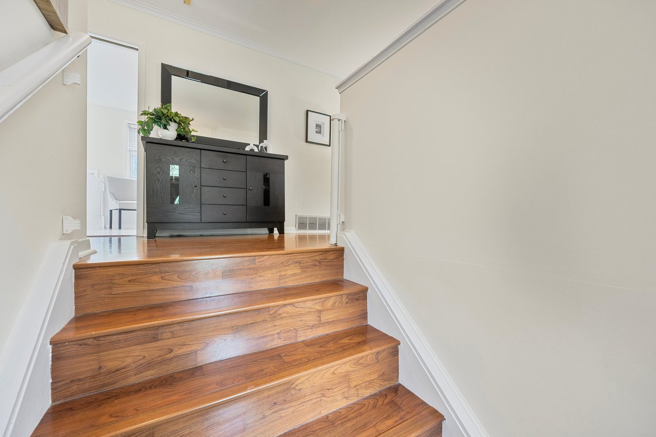 210 Richard Avenue, Newmarket